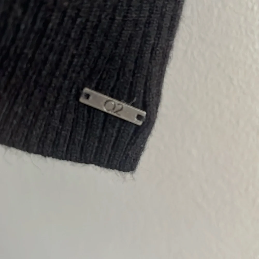 O2 Turtle Neck Tank - Picture 4 of 6